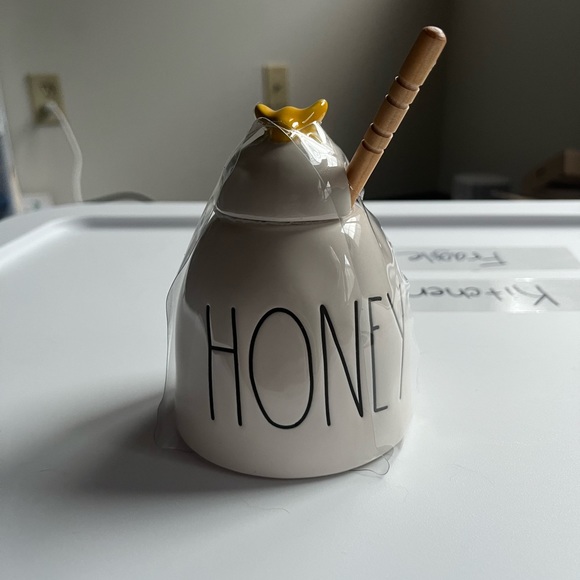 Rae Dunn Honey - Picture 1 of 3